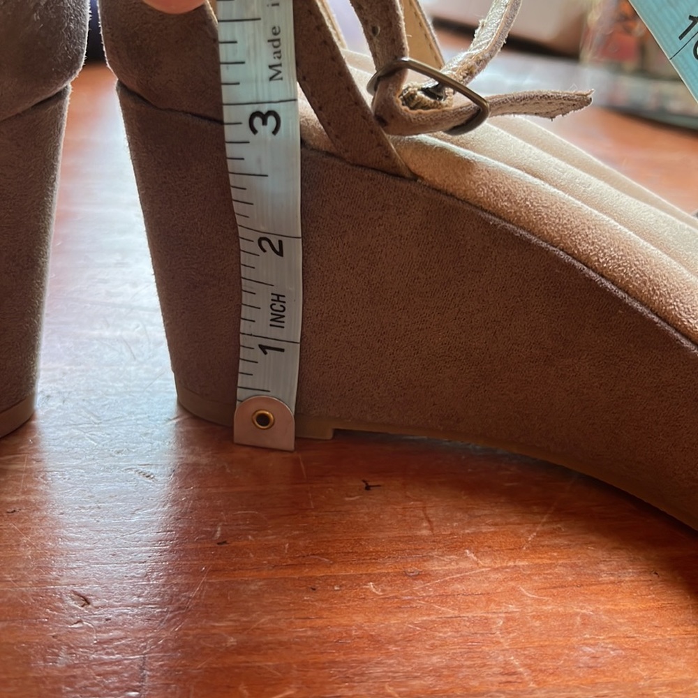 Chinese Laundry suede like platform sanders - Picture 4 of 5